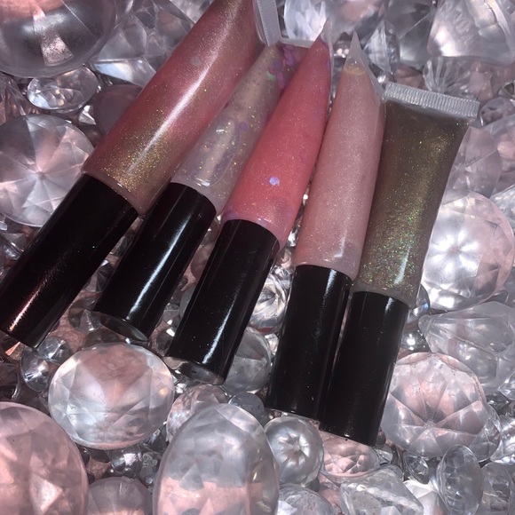 Lip gloss - Picture 3 of 7